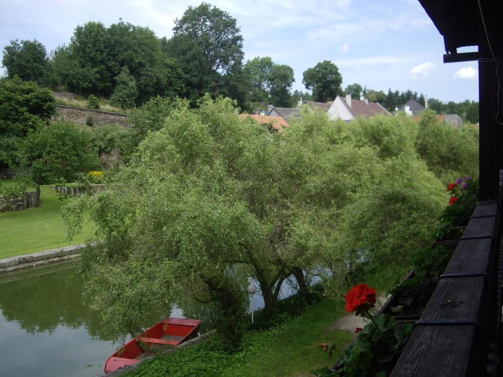Penzion U Tkadlen Jindřichŭv Hradec Esterno foto
