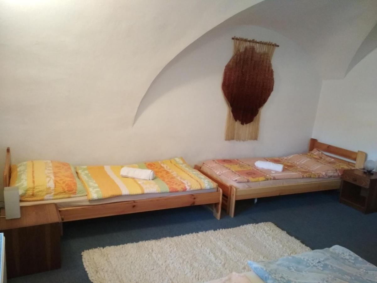 Penzion U Tkadlen Jindřichŭv Hradec Esterno foto